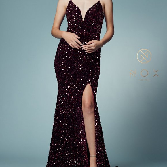NEW BURGUNDY PLUNGING NECKLINE FITTED BODICE VELVET SEQUENCE TRUMPET NXR433